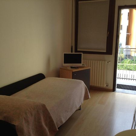 Hotel Schenatti Sondrio Zimmer foto
