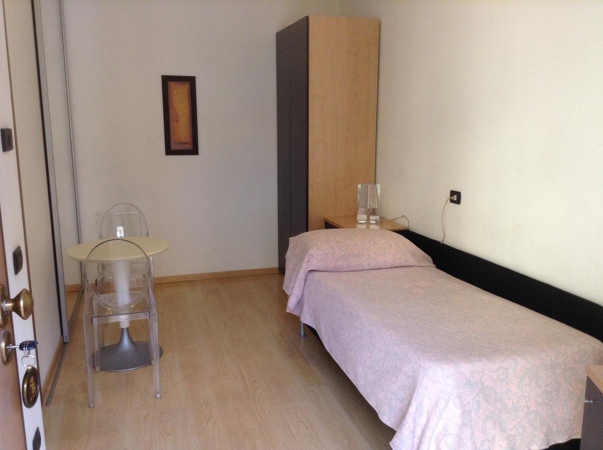 Hotel Schenatti Sondrio Zimmer foto